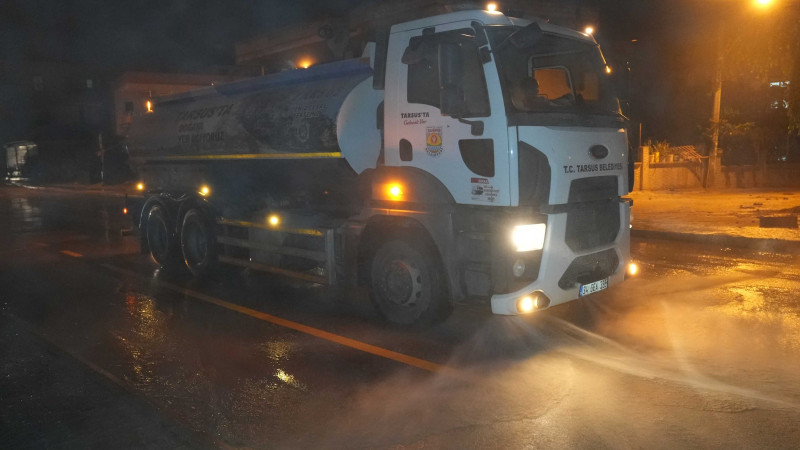 TARSUS BELEDİYESİ EKİPLERİ GECE BOYUNCA TEYAKKUZDAYDI
