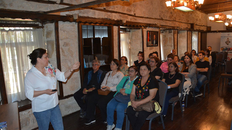 TADEKA’DA “TARSUS’TA MODERN MİMARİNİN İZİNİ SÜRMEK” KONULU SÖYLEŞİ