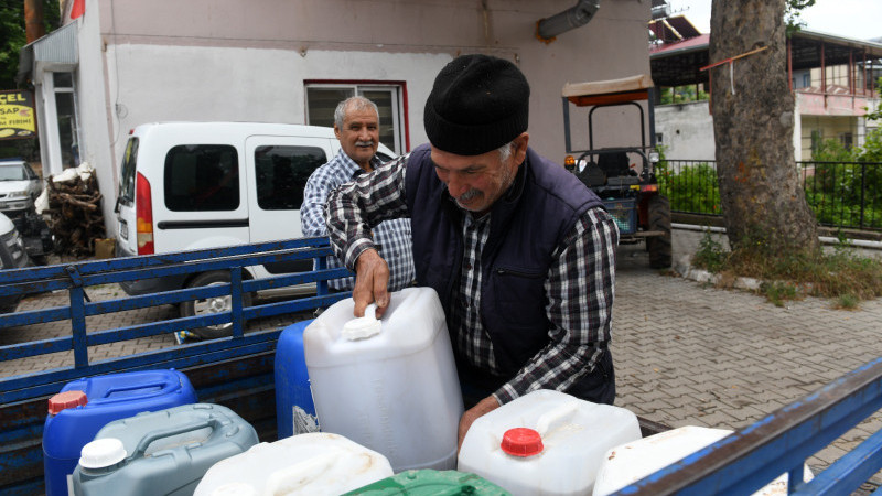 Yenişehir Belediyesi ürettiği organik solucan gübresini çiftçilere ulaştırıyor