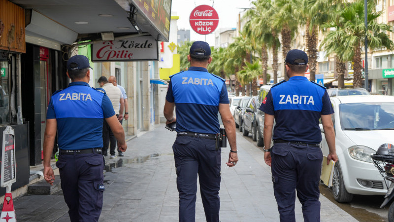 TARSUS BELEDİYESİ ZABITA MÜDÜRLÜĞÜ'NDEN KALDIRIM İŞGALİ DENETİMİ