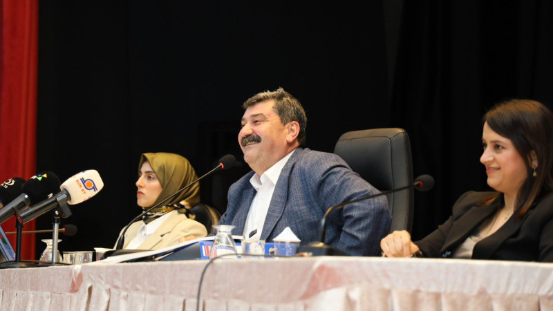 YILDIZ: TOROSLAR’IN BEKLEYEN İŞLERİ VARKEN SİYASETLE UĞRAŞMAYIN