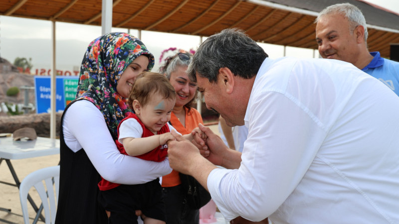 TOROSLAR’DA ÇOCUKLAR ŞENLİKTE BULUŞTU  “KÜÇÜK KALPLER, BÜYÜK SEVİNÇLER”