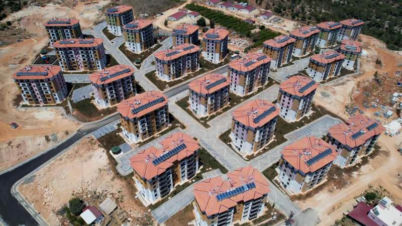 Mezitli TOKİ’de hak sahipleri evlerine kavuştu