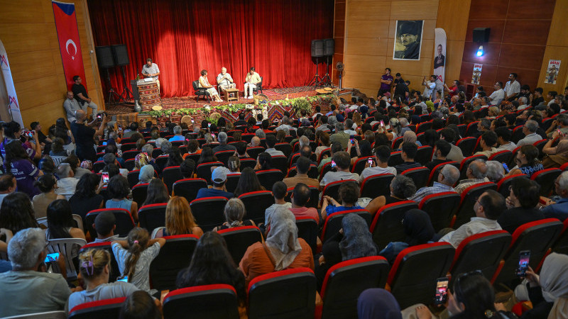 ‘8. ULUSLARARASI GÜLNAR BİLİM VE KÜLTÜR ETKİNLİKLERİ’ BÜYÜKŞEHİR’İN KATKILARIYLA DÜZENLENDİ