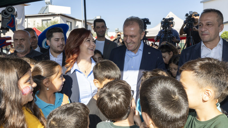 SEÇER’DEN ÇOCUKLARA: “SİZE ÇOK GÜVENİYORUZ, SİZ BİZİM GELECEĞİMİZSİNİZ”