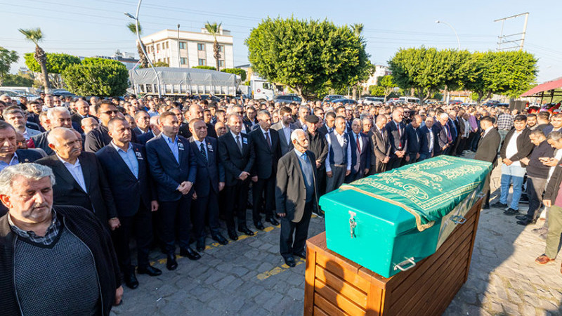 BAŞKAN SEÇER’İN ACI GÜNÜ  BAŞKAN SEÇER, KARDEŞİNİ SON YOLCULUĞUNA UĞURLADI