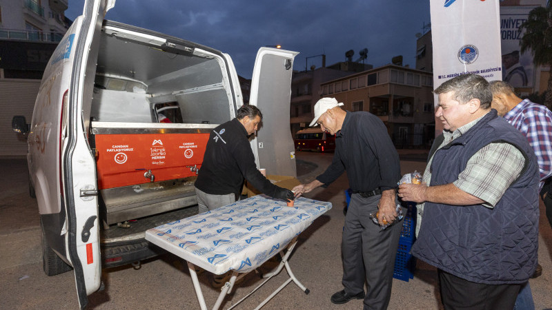 MERSİNLİLER GÜNE BÜYÜKŞEHİR’İN ÇORBASIYLA BAŞLIYOR