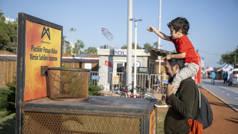 MERSİN BÜYÜKŞEHİR BELEDİYESİ 1 TON PLASTİK ATIĞI GERİ DÖNÜŞTÜRDÜ