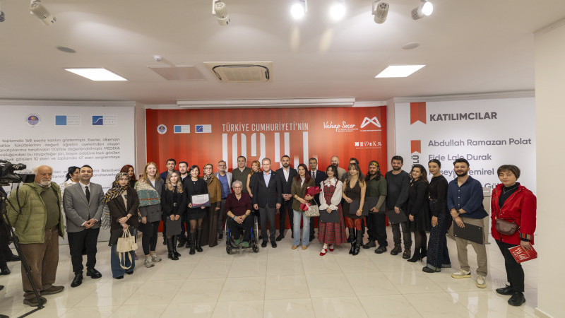 BAŞKAN SEÇER, ‘TÜRKİYE CUMHURİYETİ’NİN 102. YILI RESİM YARIŞMASI SERGİSİ’NİN AÇILIŞINA KATILDI