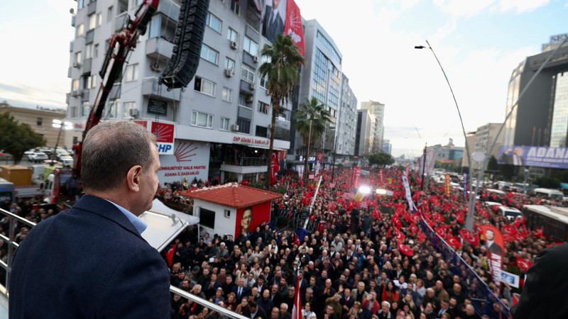 BAŞKAN SEÇER, KARALAR’IN TAHLİYESİ SONRASI ‘BÜYÜK KUCAKLAŞMA MİTİNGİ’NDE