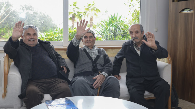 MERSİN BÜYÜKŞEHİR, DOSTHANE İLE HASTA VE YAKINLARININ YANINDA