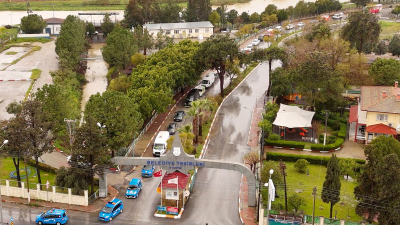 BAYRAM SOFRASI EVLERE TAŞINDI: 15 BİN KİŞİYE ULAŞAN DAYANIŞMA