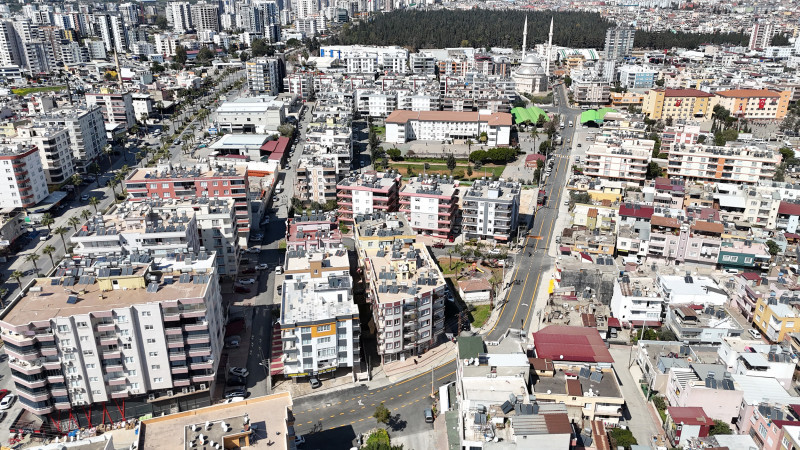 MERSİN BÜYÜKŞEHİR 208. CADDE’Yİ YENİLEREYEREK GÜVENLİ ULAŞIMI SAĞLADI