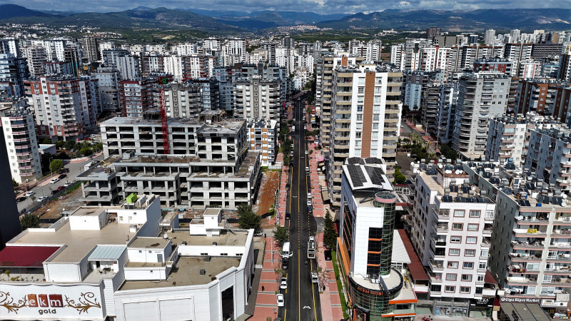 MERSİN BÜYÜKŞEHİR’İN YOL YAPIM EKİPLERİ MEZİTLİ YENİ MAHALLE’DE YOL YENİLEME ÇALIŞMASI GERÇEKLEŞTİRD