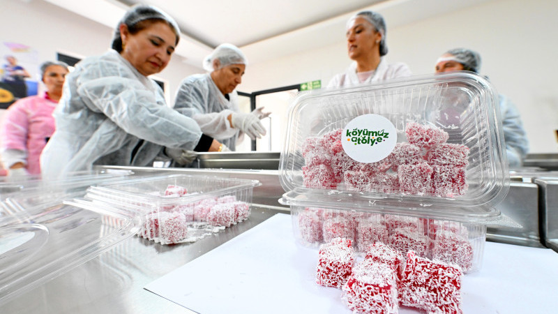 HAMZABEYLİ KÖYÜMÜZ ATÖLYE’DE, MERSİN KAN PORTAKALI İLE LOKUM BULUŞTURULDU