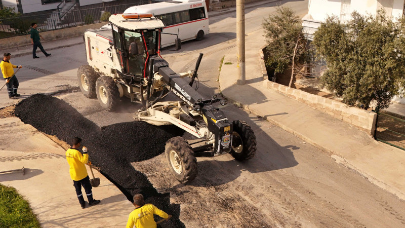 TARSUS BELEDİYESİ YOL BAKIM ÇALIŞMALARINI SÜRDÜRÜYOR