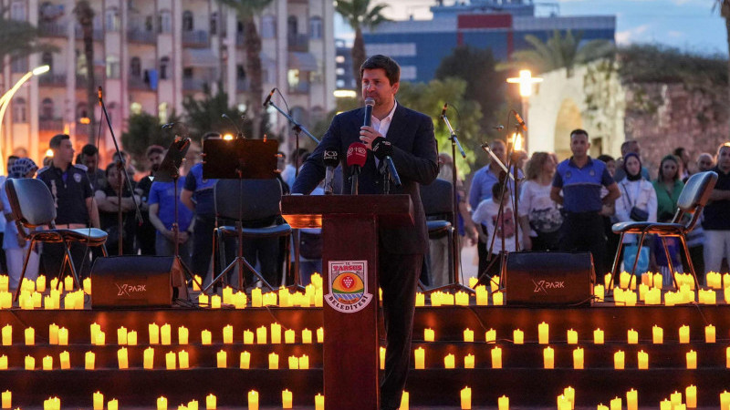 TARSUS’UN YENİ BULUŞMA NOKTASI KLEOPATRA MEYDANI AÇILDI
