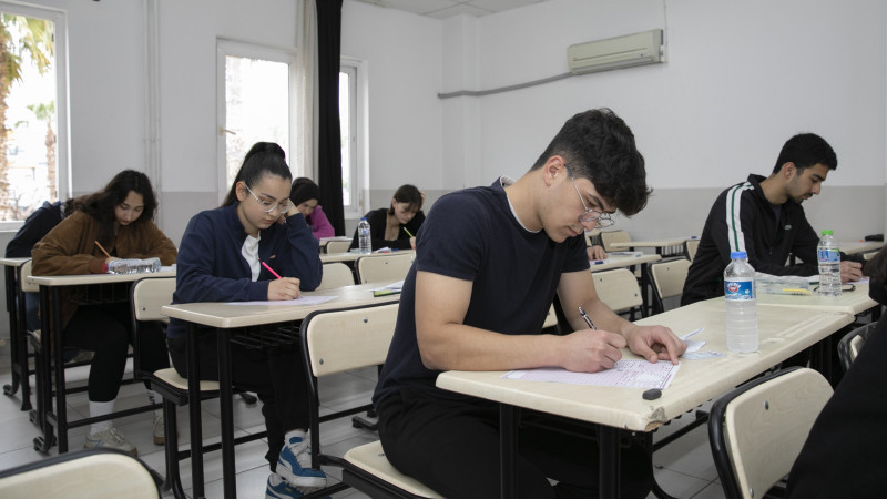 MERSİN BÜYÜKŞEHİR’DEN YKS ÖNCESİ ÖĞRENCİLERE PSİKOLOJİK VE AKADEMİK DESTEK