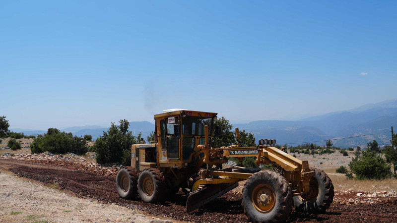 TARSUS BELEDİYESİ’NDEN KIRSAL MAHALLELERDE YOL ÇALIŞMALARI DEVAM EDİYOR   