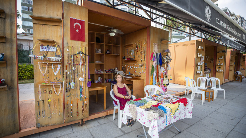 MERSİN BÜYÜKŞEHİR İLE KADINLAR ÜRETİYOR EMEK DEĞER KAZANIYOR
