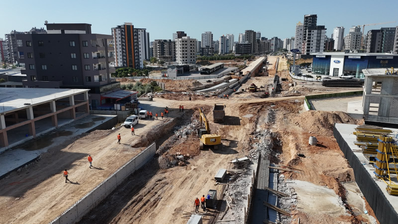 MERSİN’İN EN BÜYÜK KATLI KAVŞAK PROJESİ’NDE BÜYÜKŞEHİR’DEN 7/24 MESAİ